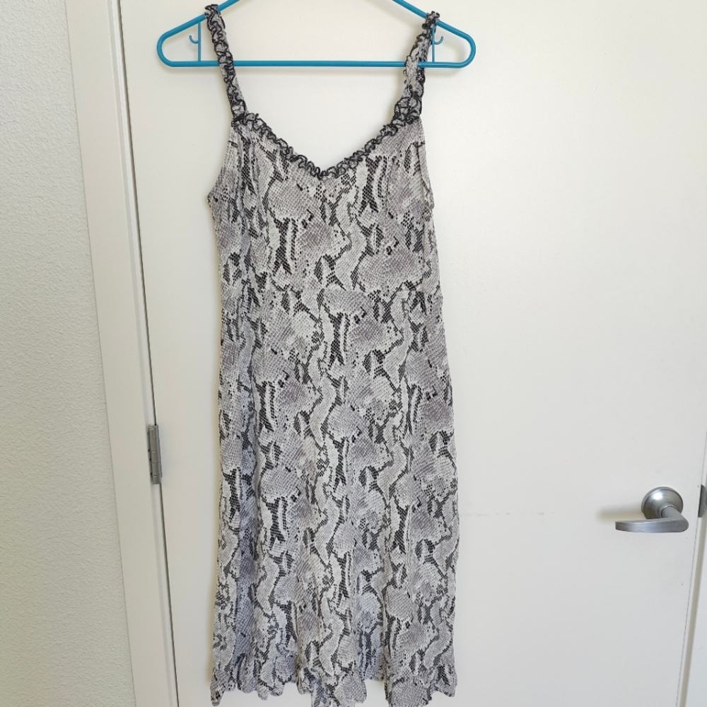 Express Gray & White Snake Print Ruffle Knee Length Midi Dress
